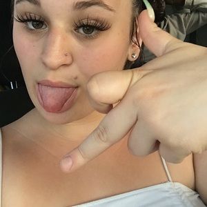 Meet your Posher, Makayla